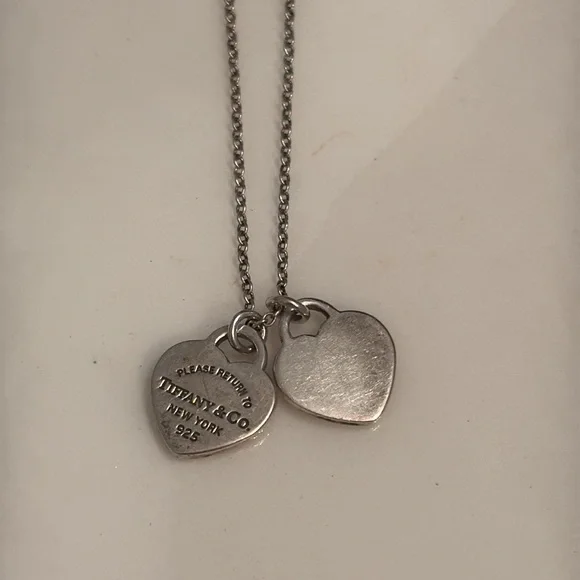 Tiffany Double Heart Tag Pendant
in Silver, Mini - Picture 7 of 10